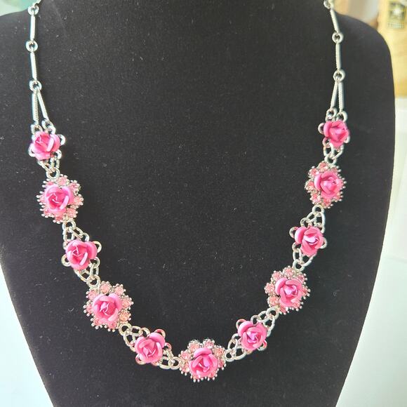 Vintage 2002 Avon Silver Toned Links with Pink Metal Roses Collar Necklace - Picture 1 of 6